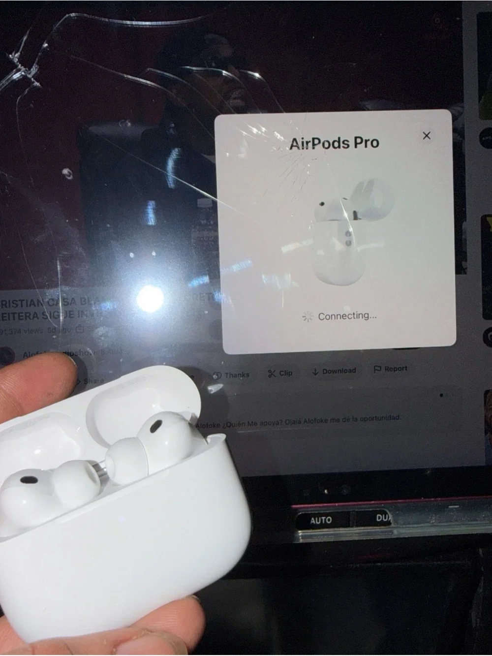 Apple AirPods Pro Wireless Earbuds in White with Charging Case